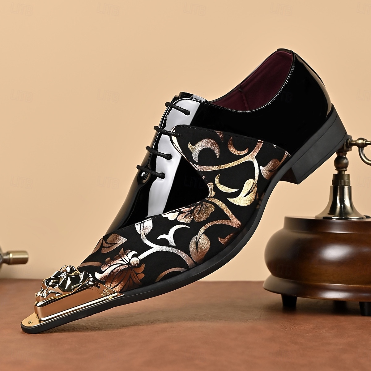 Ανδρικά μαύρα φλοράλ παπούτσια με μυτερή μύτη και μεταλλικό καπάκι στην μύτη, μοντέρνα επίσημα παπούτσια με κορδόνια για κομψούς άνδρες, ιδανικά για γάμους, πάρτι, δεξιώσεις και θεατρικές παραστάσεις. 2026 - $54.99 –P1