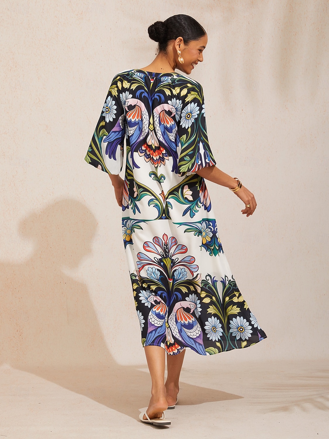 Vestido longo de chiffon com estampa de pássaros e flores, mangas raglan. de 2026 por $125.99 –P4