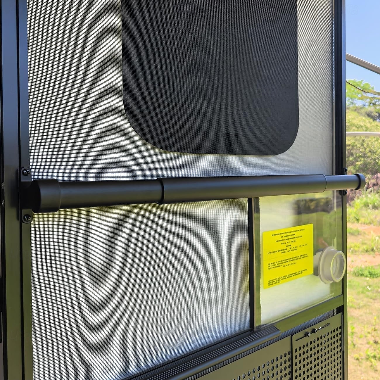 Barra de agarre de aluminio para puerta mosquitera de caravana - Accesorios ajustables para la barra transversal de la puerta mosquitera de la caravana - Protector resistente para facilitar la salida 2026 - $25.99 –P1