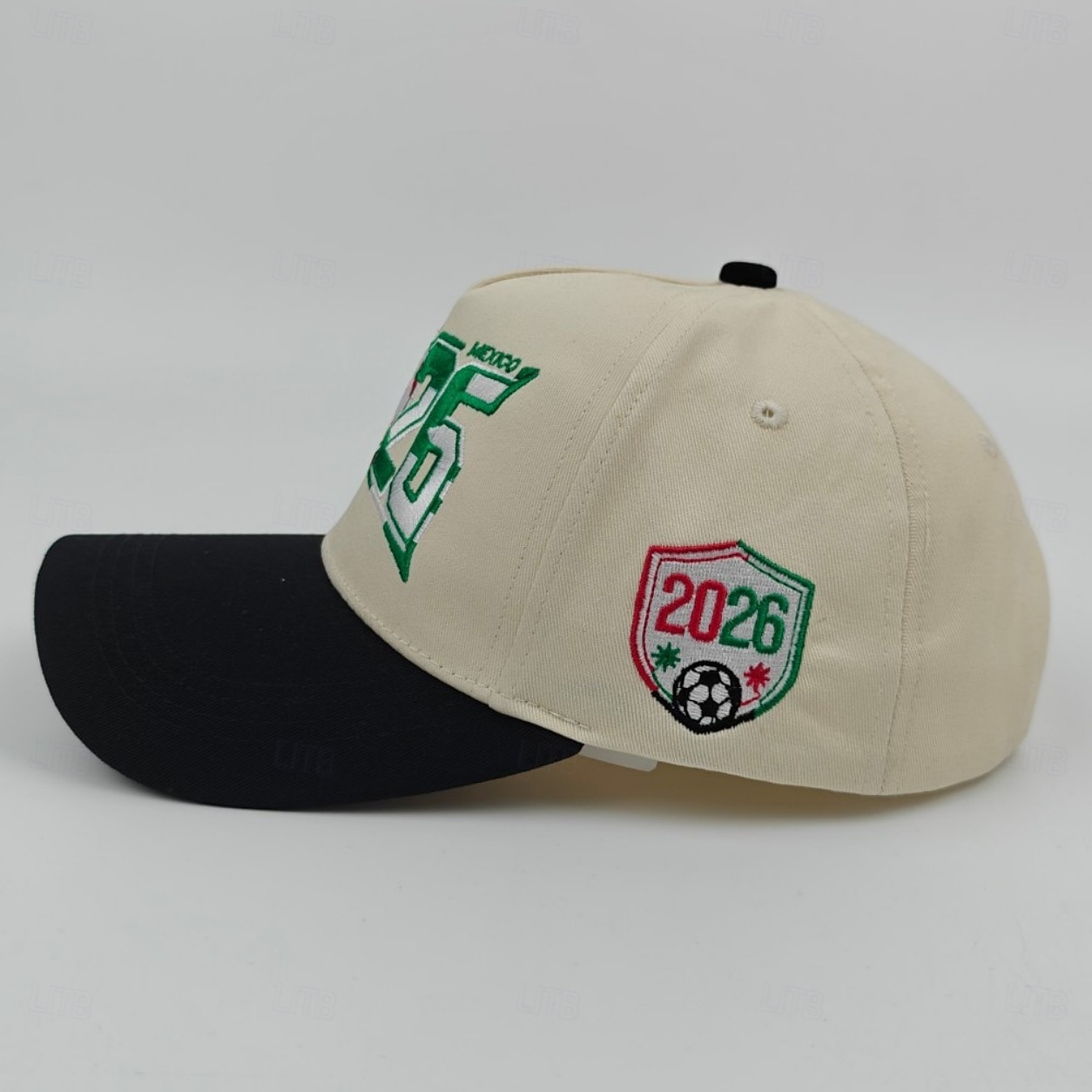 WK voetbal 2026 pet met geborduurd logo van de VS, Canada en Mexico, verstelbare unisex voetbalfanpet voor buiten, wedstrijddagen, feestjes en als cadeau. 2026 - $19.99 –P7