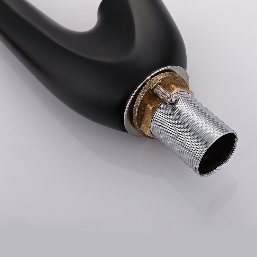 2026年 シンプルでエレガントな真鍮製洗面器用蛇口 – 温水・冷水対応、飛沫防止、回転式シンク蛇口。洗面器、カウンター下、洗面台キャビネットに使用可能。  コレクション – $239.39 –P7