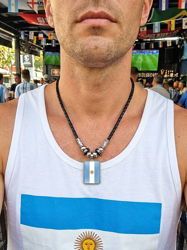 Herren-Legierung &Acryl-Halskette mit Anhängern in Nationalflaggen-Optik, verschiedene Ländermotive, lässiger Boho-Stil, perfekt für Fußballfans, Spieltage und Outdoor-Aktivitäten. &Alltagskleidung 2026 - $7.99 –P1