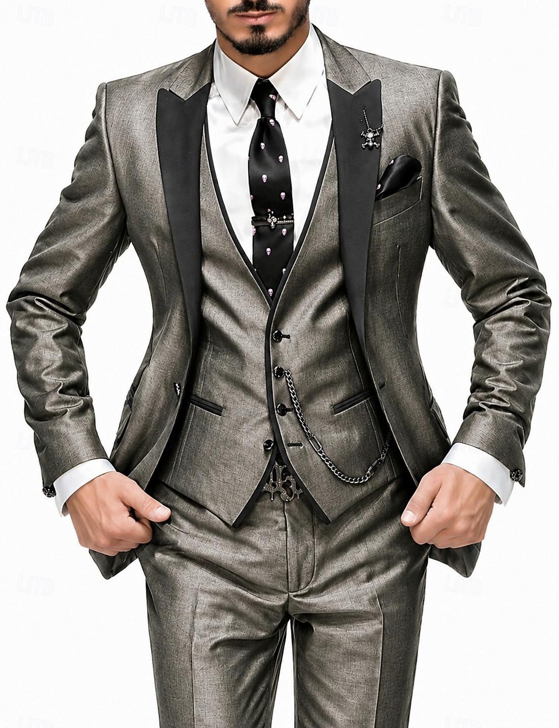 Dreiteiliger Herren-Smoking in Burgunderrot, Slim Fit – ideal für Hochzeiten, Abschlussbälle und Dinnerpartys. Bestehend aus einem einreihigen Blazer mit Schalkragen, Weste und Hose. Erhältlich in Schwarz, Blau und Grün. 2026 - $129.99 –P11
