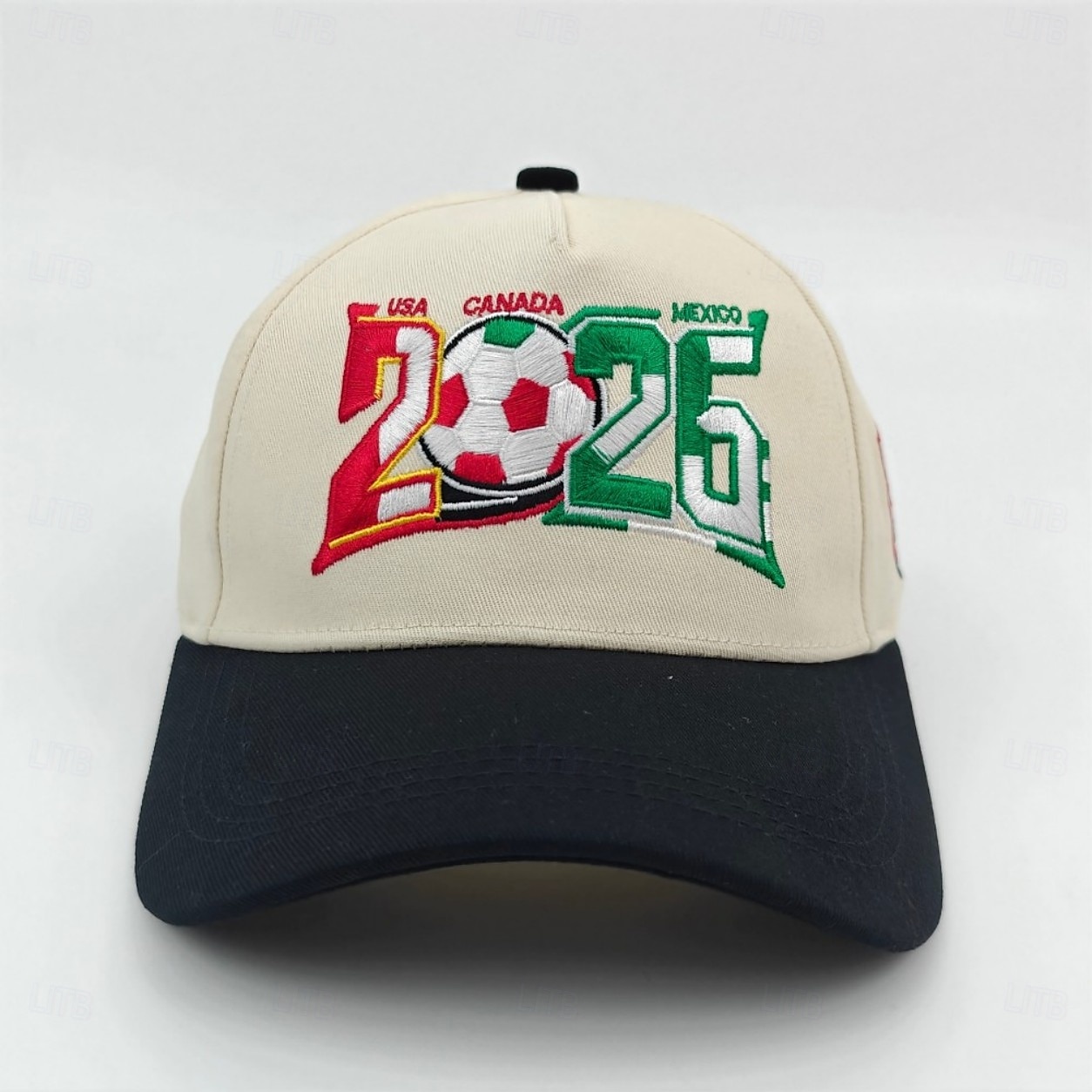 WK voetbal 2026 pet met geborduurd logo van de VS, Canada en Mexico, verstelbare unisex voetbalfanpet voor buiten, wedstrijddagen, feestjes en als cadeau. 2026 - $19.99 –P4