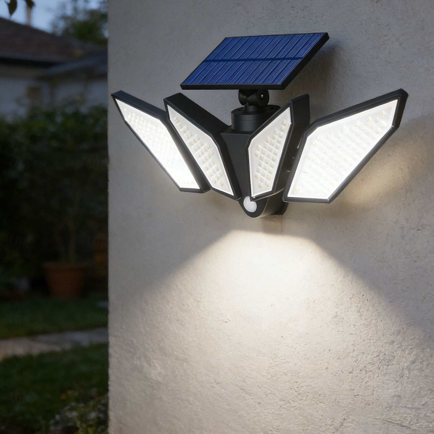 Aplique de pared solar exterior IP65 resistente al agua, con sensor de movimiento inteligente de 4 cabezales, 222 LED, ajustable y giratorio, 3 modos de iluminación: jardín decorativo, patio, pared, 2026 - $68.99 –P1