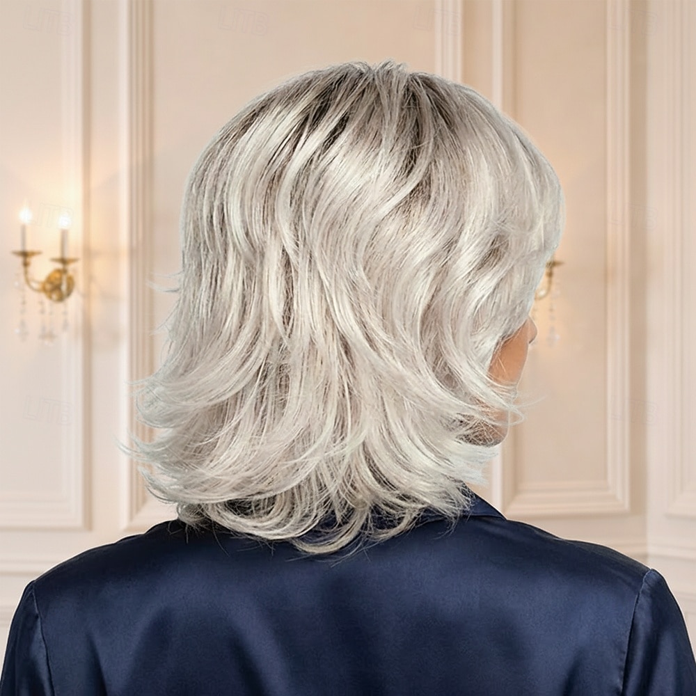 Perruque synthétique courte et chic pour femme - blonde platine avec racines foncées, ondulations souples et frange de 2026 ? $29.99 –P3