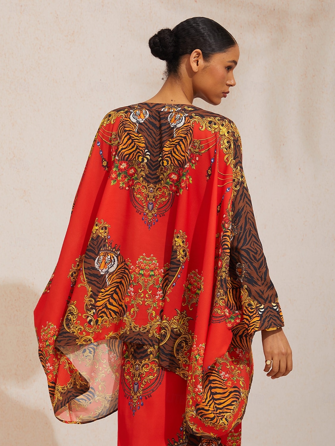 Scarlet Tigress Fließendes Chiffon-Hemd mit Dolman-Ärmeln 2026 - $79.99 –P3