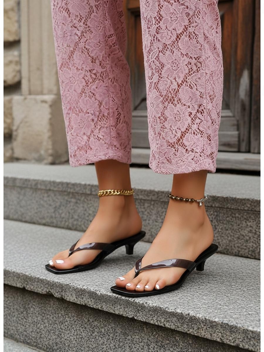 Chinelo feminino minimalista marrom de gelatina - sandálias de dedo impermeáveis com acabamento brilhante, ideais para férias na praia e viagens para ilhas. &roupas de resort de verão de 2026 por $46.99 –P3