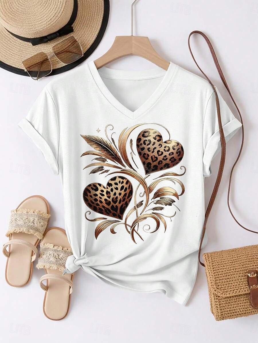 Femmes T-shirt Imprimé Cœur Graphique Léopard Élégant Classique Occasionnel Manche Courte Col en V Hauts Réguliers Quotidien Beige clair Noir Blanche Gris Été Printemps de 2026 ? $22.99 –P3
