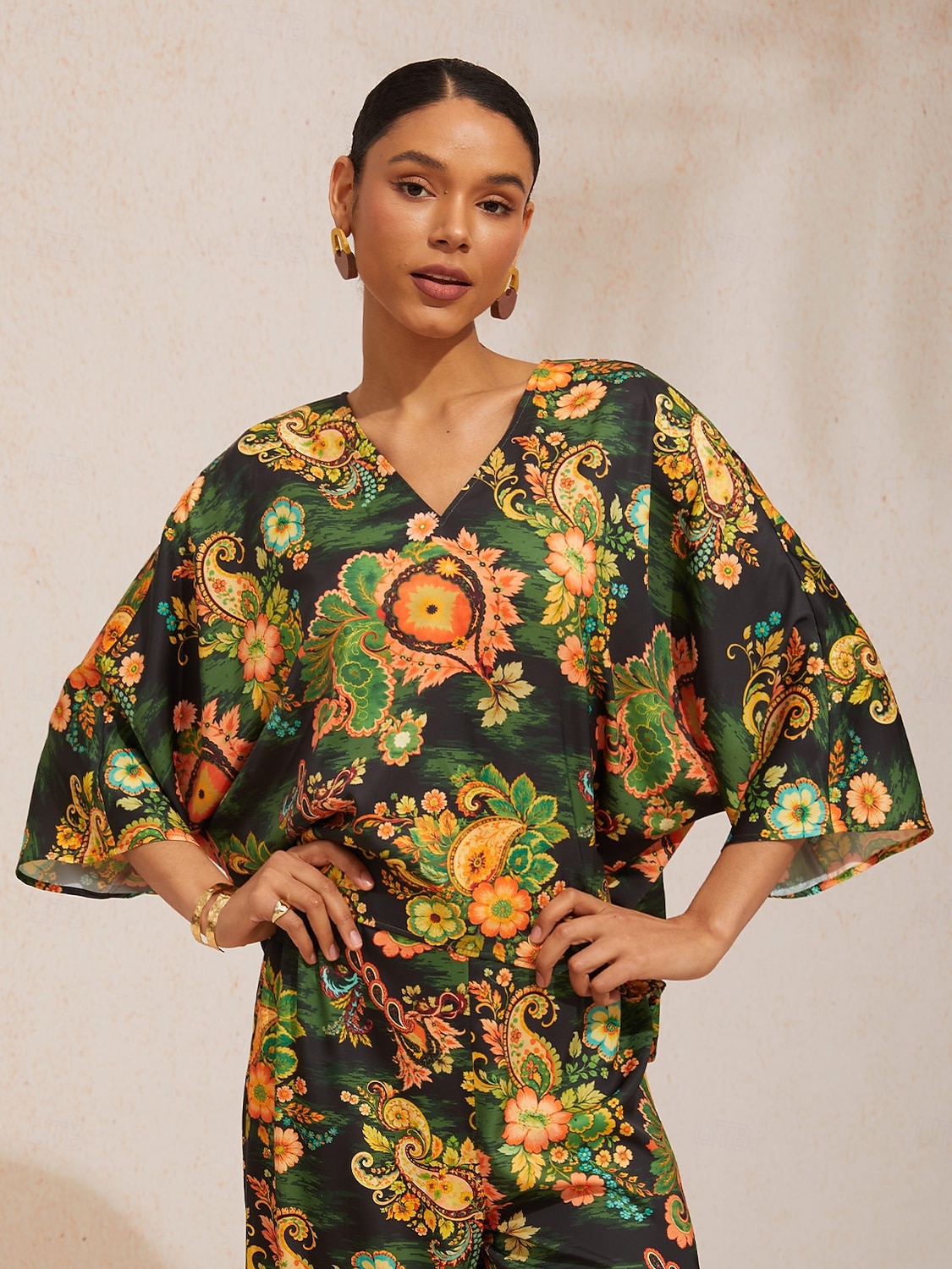 paisleyblommig silkeslen satintopp med dolmanärmar 2026 - $67.99 –P3