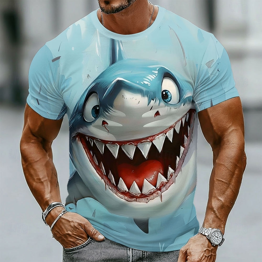 Camiseta masculina com estampa de tubarão bravo de desenho animado, sorrindo, engraçada, peculiar, predador do oceano, gola redonda, manga curta, azul claro, modelagem regular, casual, verão, praia, de 2026 por $19.99 –P1