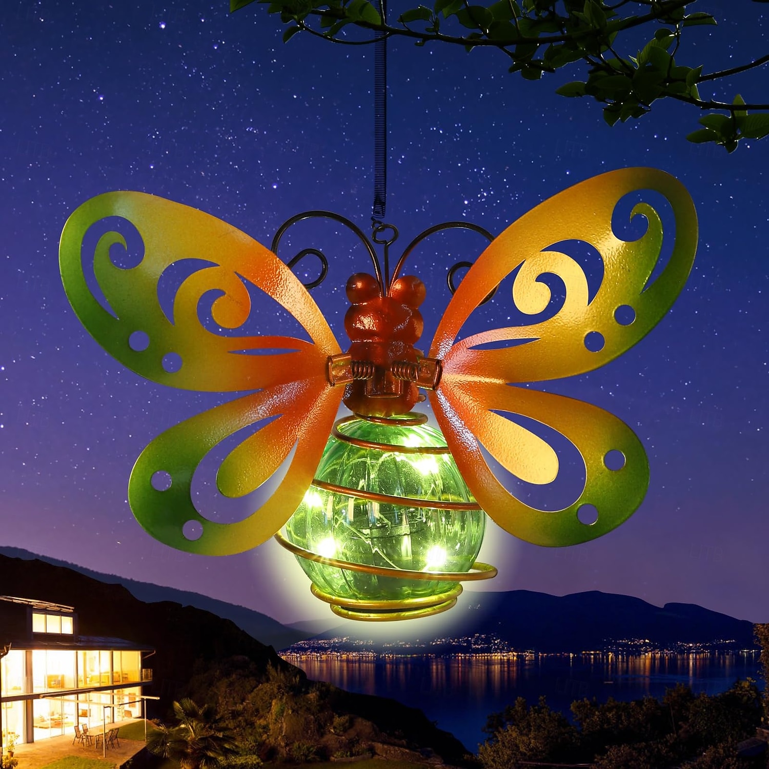 Set van 2 hangende lantaarns op zonne-energie met vlindermotief, waterdichte metalen tuindecoratie met lichtslingers. &Lente vleugels, groene vlinder solar lantaarns voor terras, tuin, veranda, 2026 - $25.99 –P1