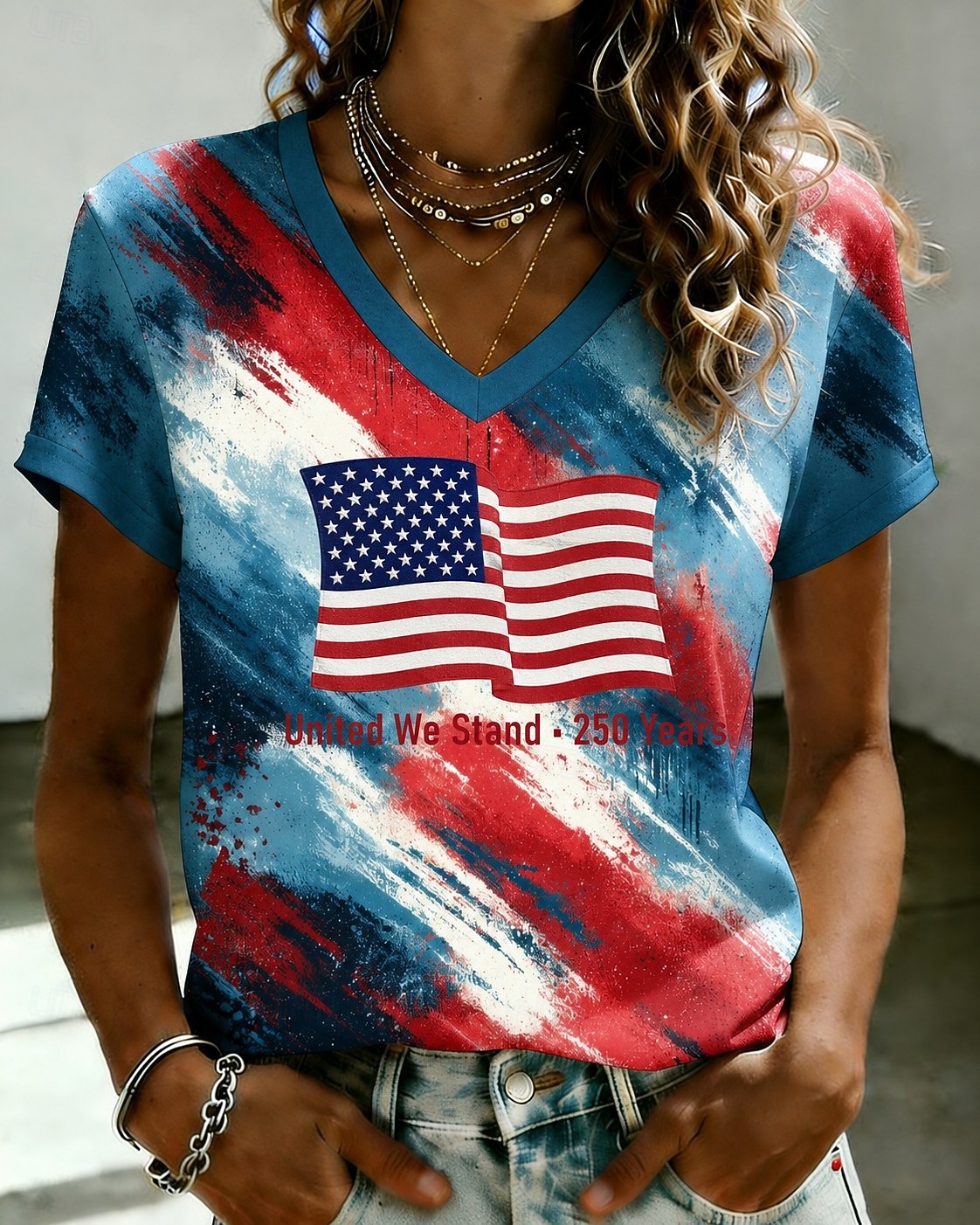 Giorno dell'Indipendenza Americana Per donna Maglietta Stampato Floreale Grafico Astratto Vintage Elegante Classico Manica Corta Scollo a V Top Regolari Casuale Quotidiano Verde e blu Rosso / blu del 2026 a $21.99 –P2