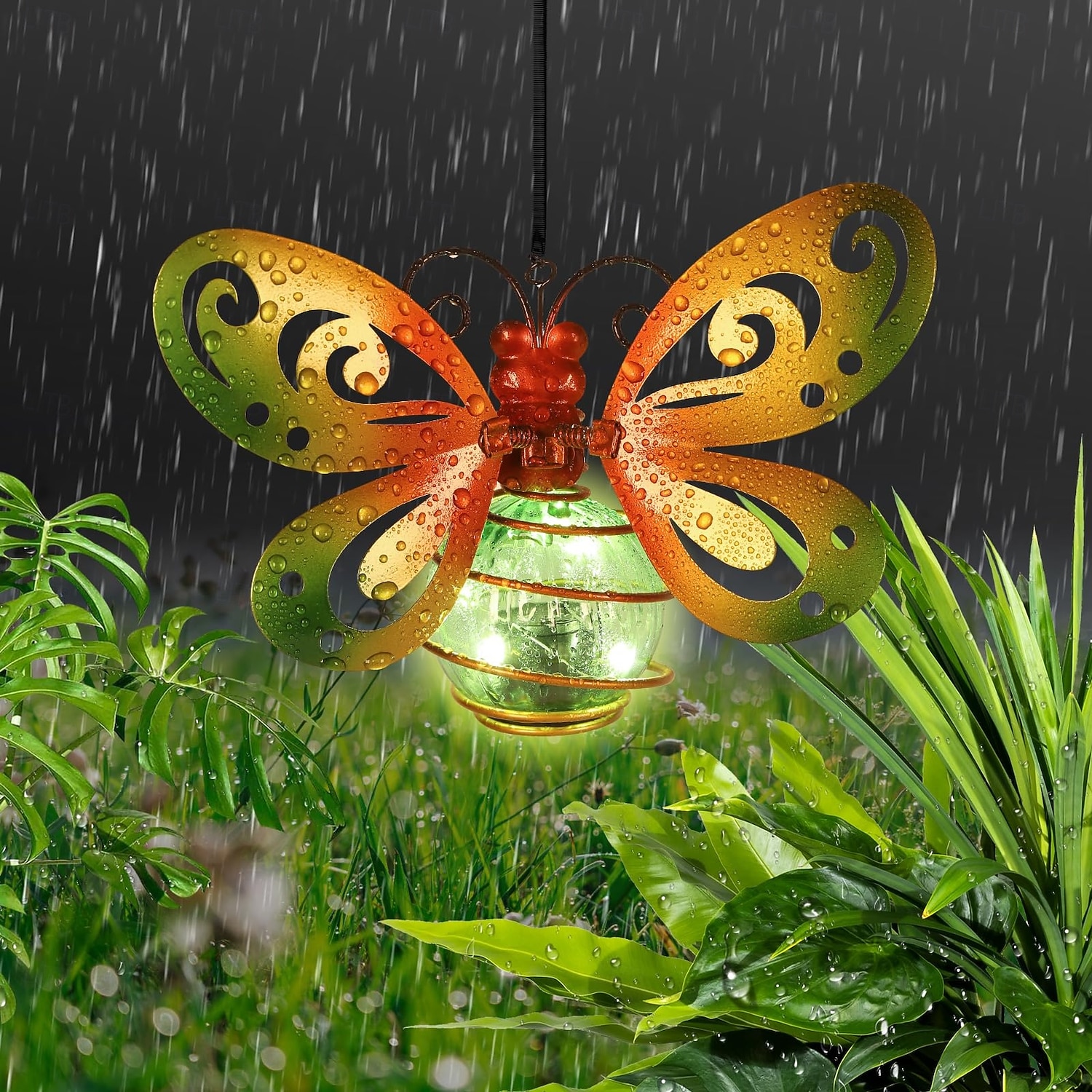 Set van 2 hangende lantaarns op zonne-energie met vlindermotief, waterdichte metalen tuindecoratie met lichtslingers. &Lente vleugels, groene vlinder solar lantaarns voor terras, tuin, veranda, 2026 - $25.99 –P5