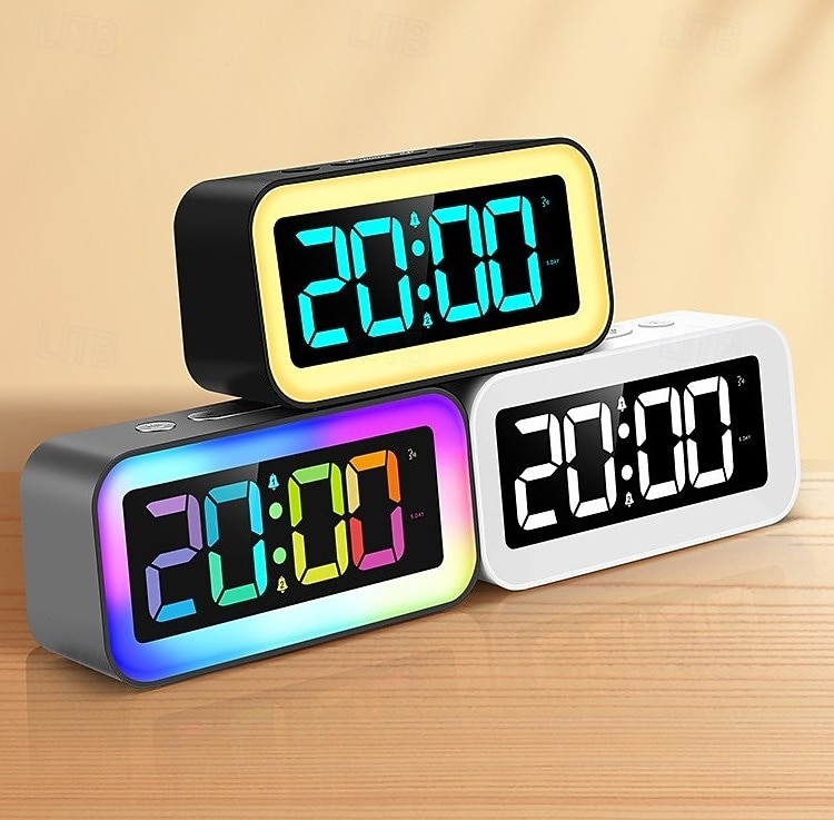 digitális ébresztőóra, LED kijelzős digitális óra, 90 dB-es hangos ébresztő RGB éjszakai fény, kettős ébresztő szundi funkcióval, állítható fényerő hálószobába 2026 - $50.99 –P2