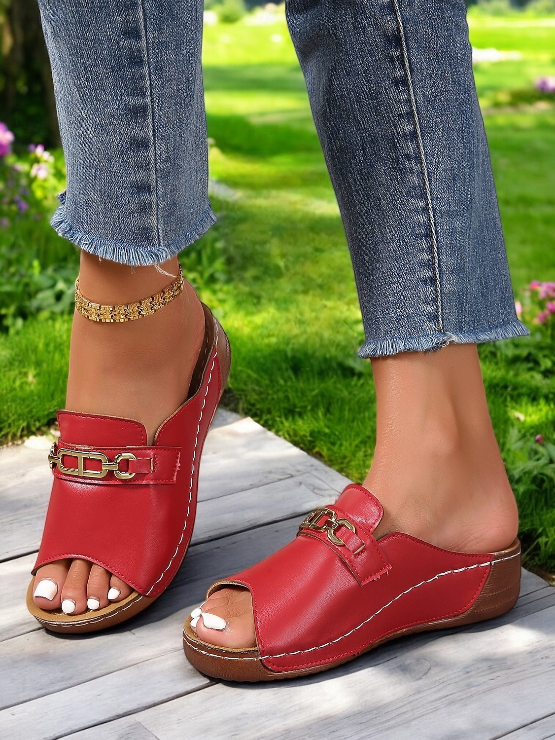 Sandalias metalizadas doradas para mujer: sandalias cómodas de punta abierta con detalle de cadena para uso casual y de verano. 2026 - $19.99 –P5
