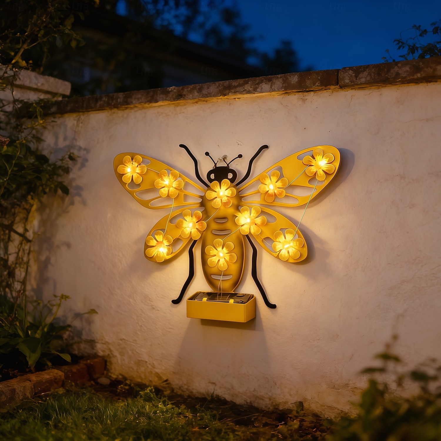 Metal Bee Outdoor Wall Decor with LED Solar Lights, Outdoor Fence Wall Art Decor, Gift for Mom Grandma Women Birthday Gardening, Hanging Decoration for Garden Patio Porch Yard 2026 - $41.99 –P6