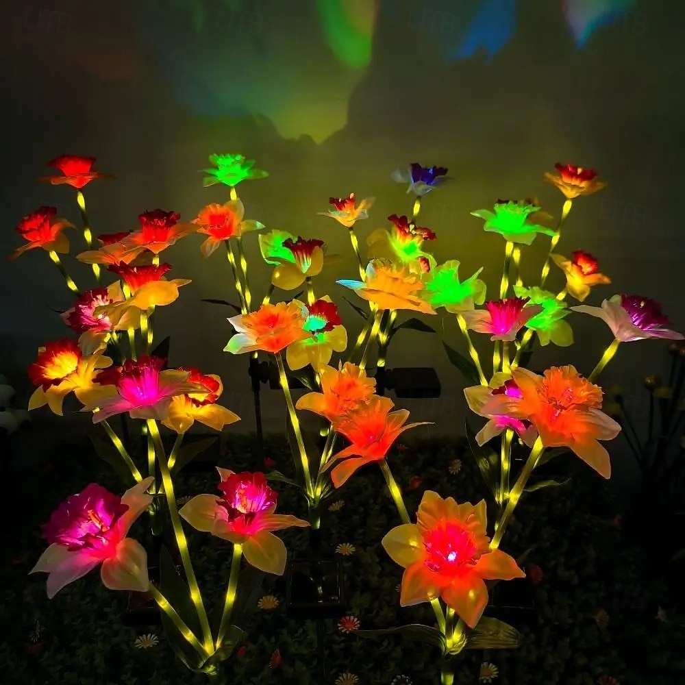 Lot de 2 nouveaux poteaux solaires pour narcisses, émettant une lumière chaude avec un effet de dégradé de couleurs sur les pétales. Idéal pour décorer un jardin, une cour ou une pelouse. de 2026 ? $35.99 –P2