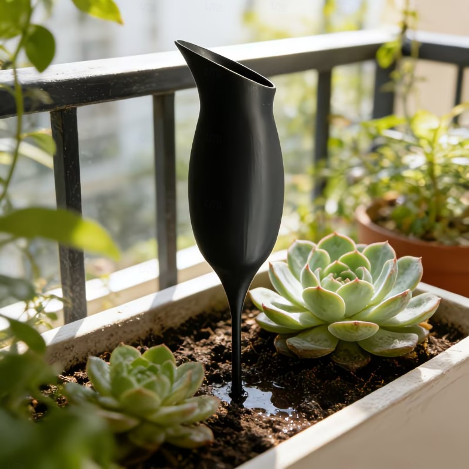 Lot de 3 dispositifs d'arrosage automatique imprimés en 3D pour plantes d'intérieur en pot, système d'arrosage lent avec piquets d'irrigation enterrés, réceptacle à humidité du sol en forme de verre à de 2026 ? $13.99 –P3