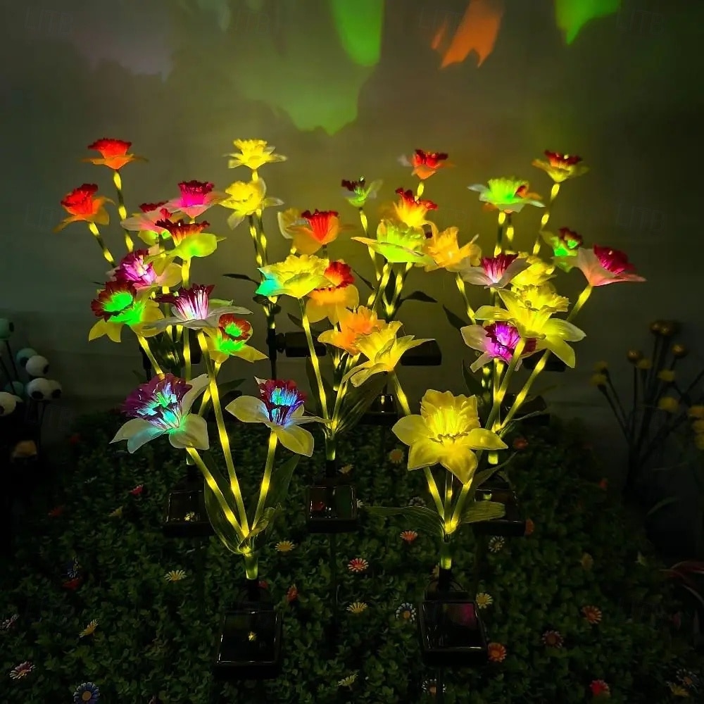 Lot de 2 nouveaux poteaux solaires pour narcisses, émettant une lumière chaude avec un effet de dégradé de couleurs sur les pétales. Idéal pour décorer un jardin, une cour ou une pelouse. de 2026 ? $35.99 –P4