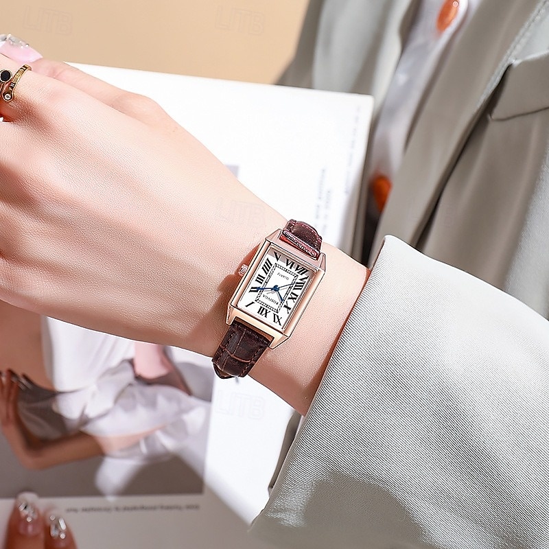 Montre Tank vintage pour femme, boîtier rectangulaire en or rose, cadran rétro à chiffres romains avec aiguilles bleues, bracelet en cuir noir, petite montre à quartz pour femme, montre habillée ou de 2026 ? $11.99 –P3