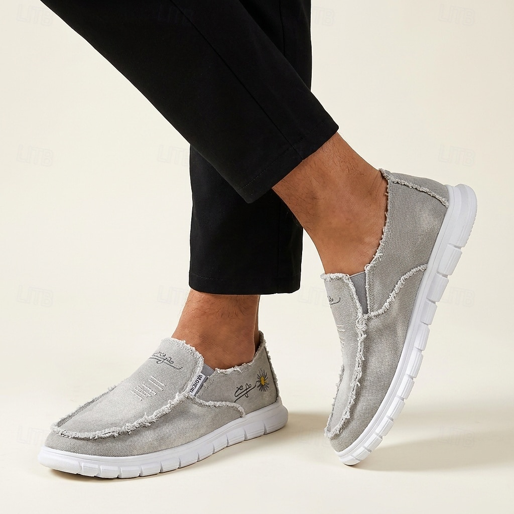 ανδρικά λευκά φθαρμένα slip-on παπούτσια – αναπνεύσιμα, ελαφριά, casual καμβατέ μοκασίνια, ξεφτισμένα street style φλατ παπούτσια για περπάτημα για το καλοκαίρι, τα ταξίδια και την καθημερινή μόδα. 2026 - $32.99 –P4