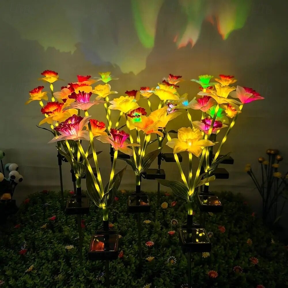 Lot de 2 nouveaux poteaux solaires pour narcisses, émettant une lumière chaude avec un effet de dégradé de couleurs sur les pétales. Idéal pour décorer un jardin, une cour ou une pelouse. de 2026 ? $35.99 –P3
