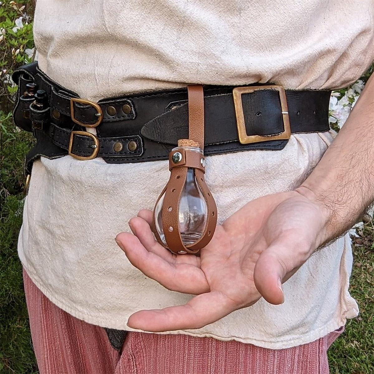 Retro Vintage Medieval Renaissance Potion Bottle Holster Witch Wizard Fancy Dress Unisex Fantasy Halloween Carnival Masquerade Renaissance Fair LARP Adults' Potion Bottle Holster 2026 - $12.99 –P1