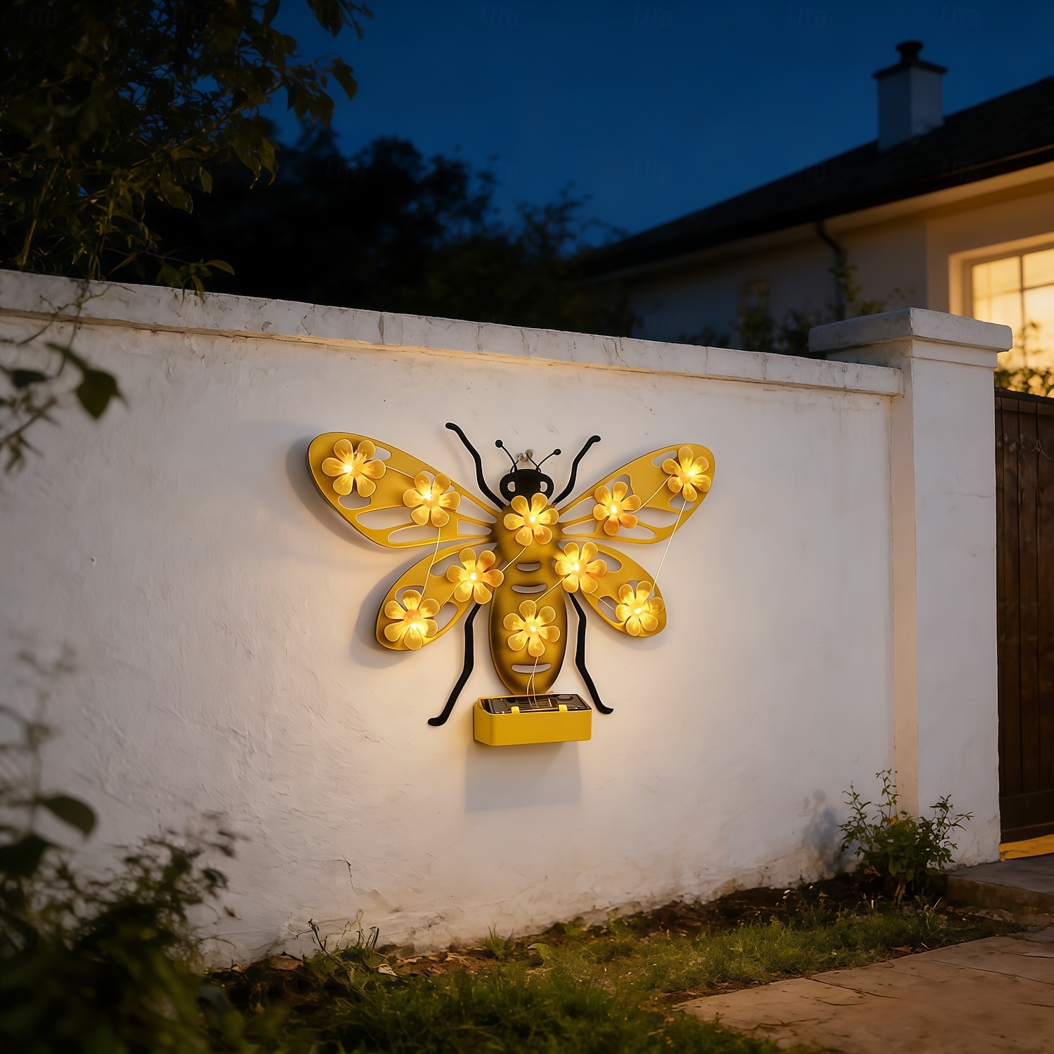 Metal Bee Outdoor Wall Decor with LED Solar Lights, Outdoor Fence Wall Art Decor, Gift for Mom Grandma Women Birthday Gardening, Hanging Decoration for Garden Patio Porch Yard 2026 - $41.99 –P5