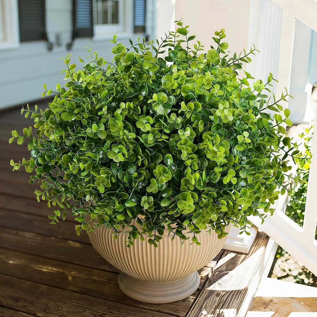 12 ramos de plantas artificiais para decoração de primavera e verão, eucalipto falso de plástico resistente aos raios UV, com aparência realista, ideal para vasos em varandas, terraços, jardins e de 2026 por $21.99 –P1