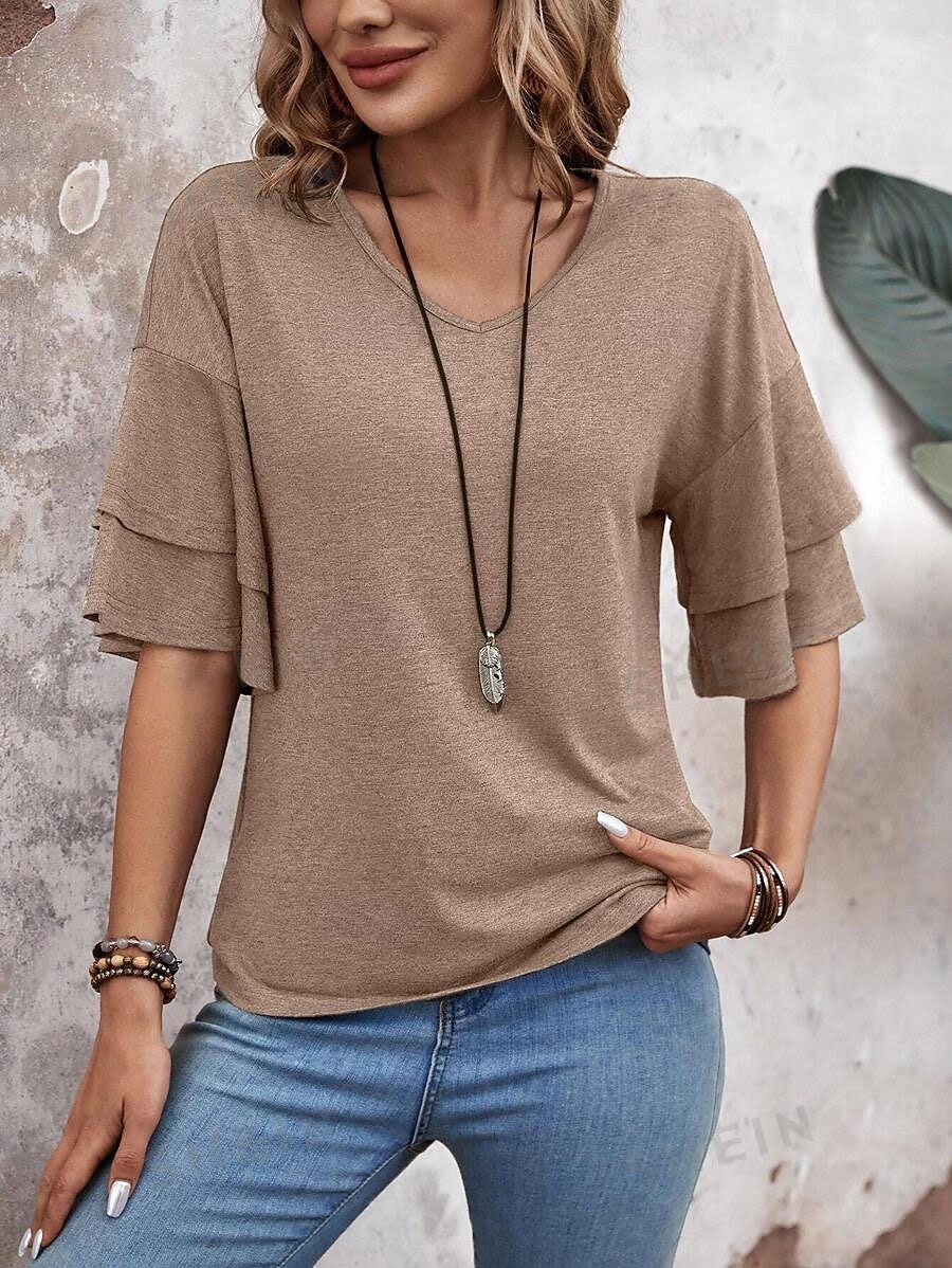 Femmes T-shirt Élégant Manche Courte Manche Volants Col en V Hauts Réguliers Occasionnel Noir Blanche Rose Claire bleu marine Chameau Été Printemps de 2026 ? $26.99 –P9