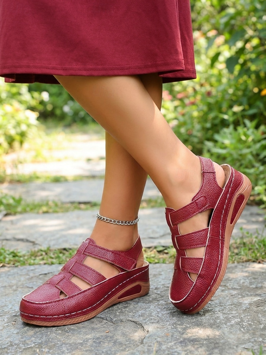 Sandálias femininas vermelhas escuras de bico fechado - calçado casual confortável com design vazado em tecido, sandálias de verão respiráveis com fecho de velcro para uso diário e viagens. & andando de 2026 por $24.99 –P1