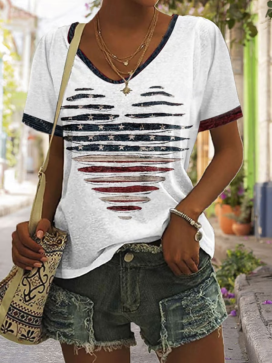 Dia da Independência Americana Mulheres Camiseta Imprimir Gráfico Letra Bandeira americana à moda Clássico Casual Manga Curta Decote V Tops regulares Casual Diário Azul Branco Cinzento Verão Primavera de 2026 por $21.99 –P1