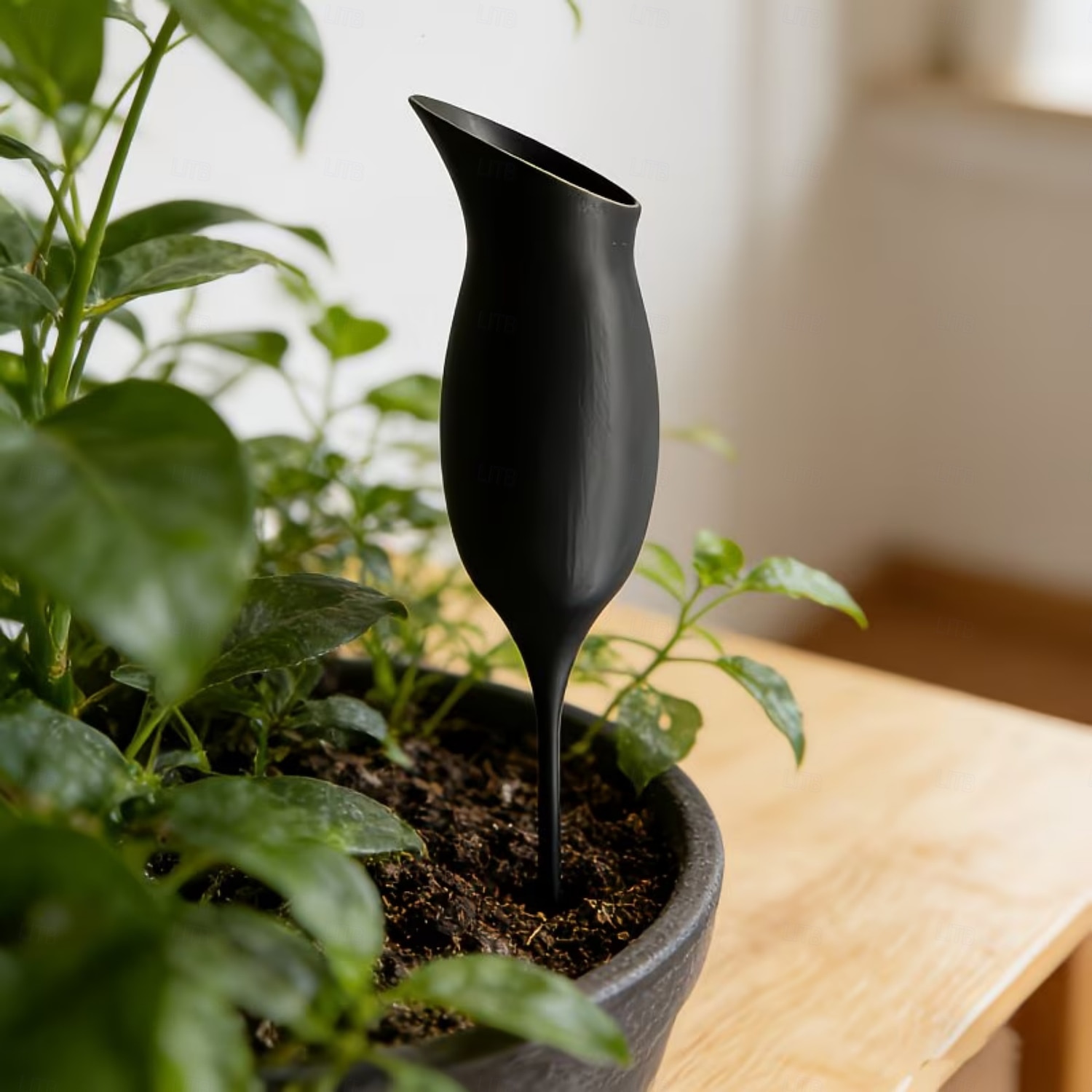 Lot de 3 dispositifs d'arrosage automatique imprimés en 3D pour plantes d'intérieur en pot, système d'arrosage lent avec piquets d'irrigation enterrés, réceptacle à humidité du sol en forme de verre à de 2026 ? $13.99 –P4
