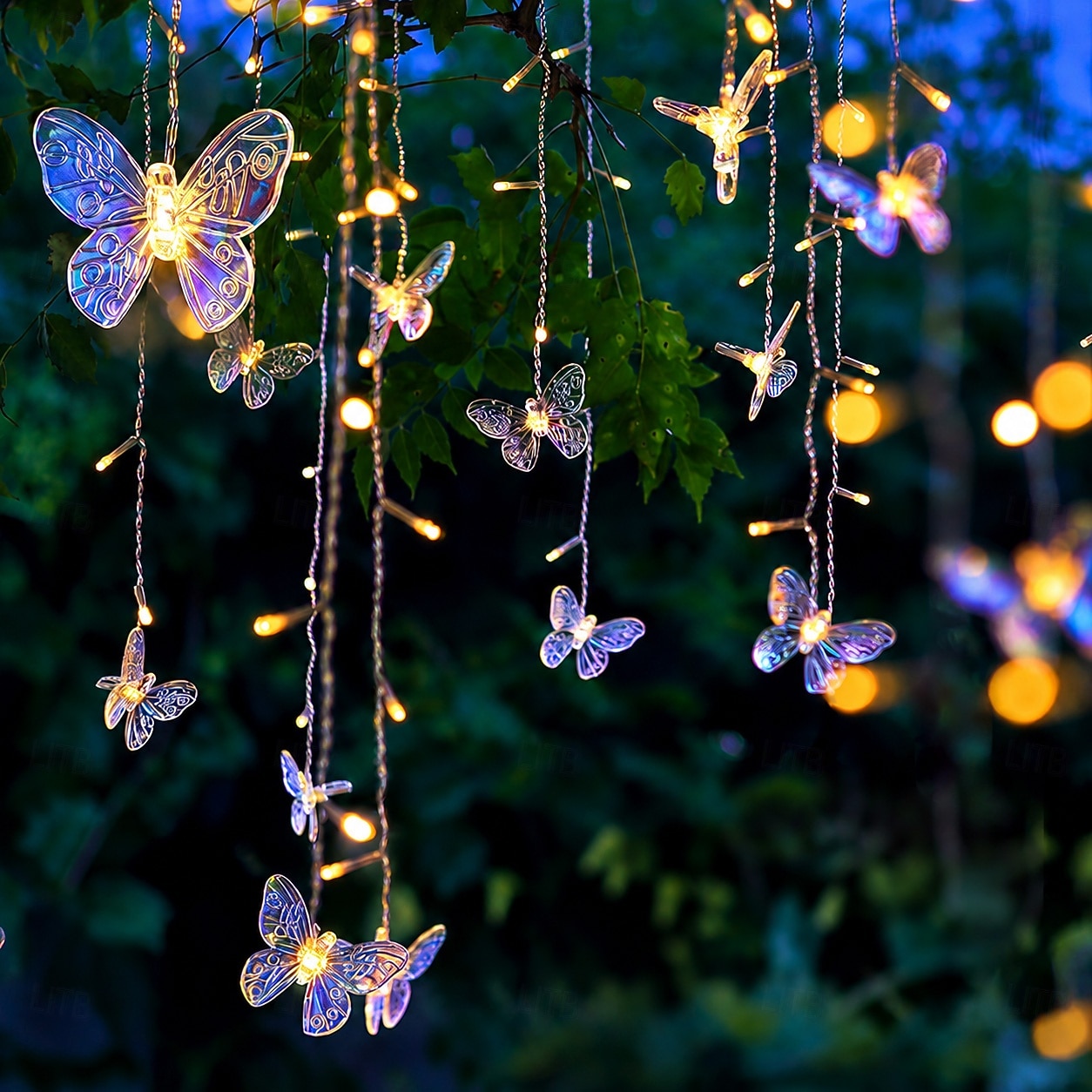 Guirlande lumineuse solaire d'extérieur étanche, 10 m, 40 gouttes, motif papillon, avec télécommande, idéale pour décorer balcon, terrasse, jardin, mariage, Noël, chambre, fête d'été (200 LED). de 2026 ? $48.99 –P2