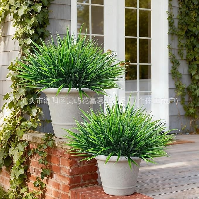 12 künstliche Pflanzen für den Außenbereich, künstliches Gras aus Kunststoff, UV-beständig, künstliche Stängel und Büsche, für Pflanzgefäße, Terrasse, Veranda, Fensterkasten, Gartenwege und als 2026 - $22.99 –P7
