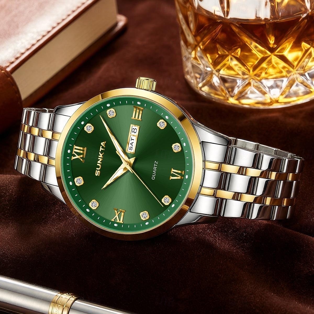 Reloj de negocios de lujo para hombre Sunkta, esfera verde, correa de acero inoxidable bicolor, resistente al agua, movimiento de cuarzo con calendario de día y fecha, números romanos, marcadores de 2026 - $9.99 –P3