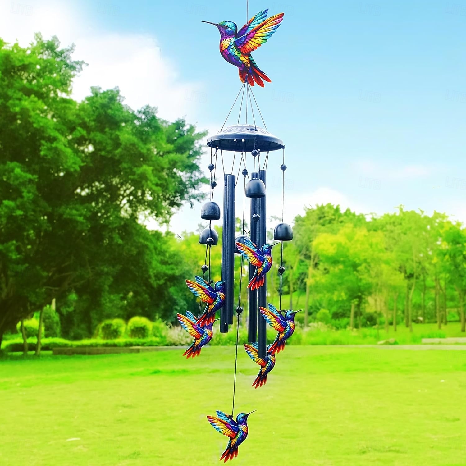 Buntes Vintage-Windspiel mit Kolibri-Motiv für draußen, schwarzes Metall-Windspiel für den Außenbereich, Geschenkideen für Frauen und Männer, Garten- und Hofdekoration, Erinnerungs- oder 2026 - $26.99 –P4