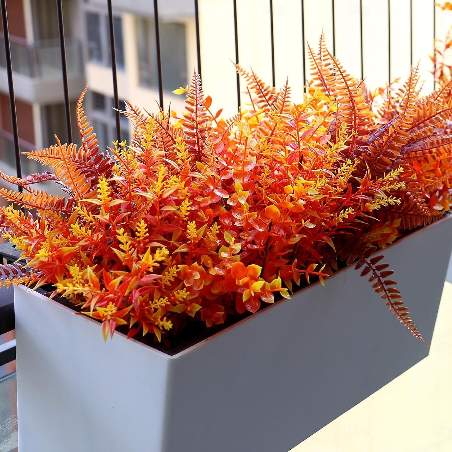 18 ramos de flores artificiais de outono para decoração de exteriores, plantas artificiais de seda resistentes aos raios UV, ideais para o Dia de Ação de Graças e Halloween, não desbotam e são de 2026 por $24.99 –P6