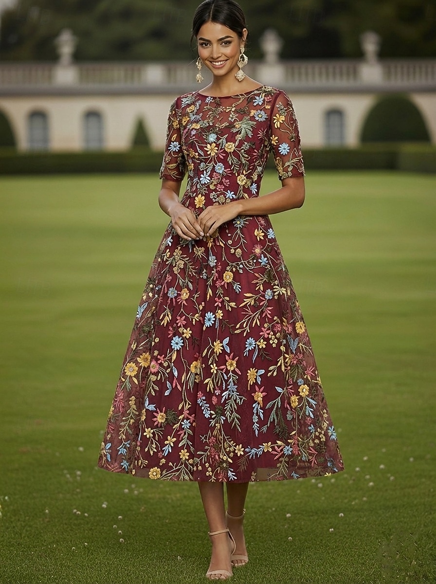 A-linje Kjoler Te-lengde Cocktail Kjole Gjestekjole til bryllup Kjole til brudens mor Halvlange ermer Crew-hals Båthals Elegant Fritid Formell Kentucky Derby Semi-formelt Tyll med Broderi Appliqué 2026 - $171.99 –P11