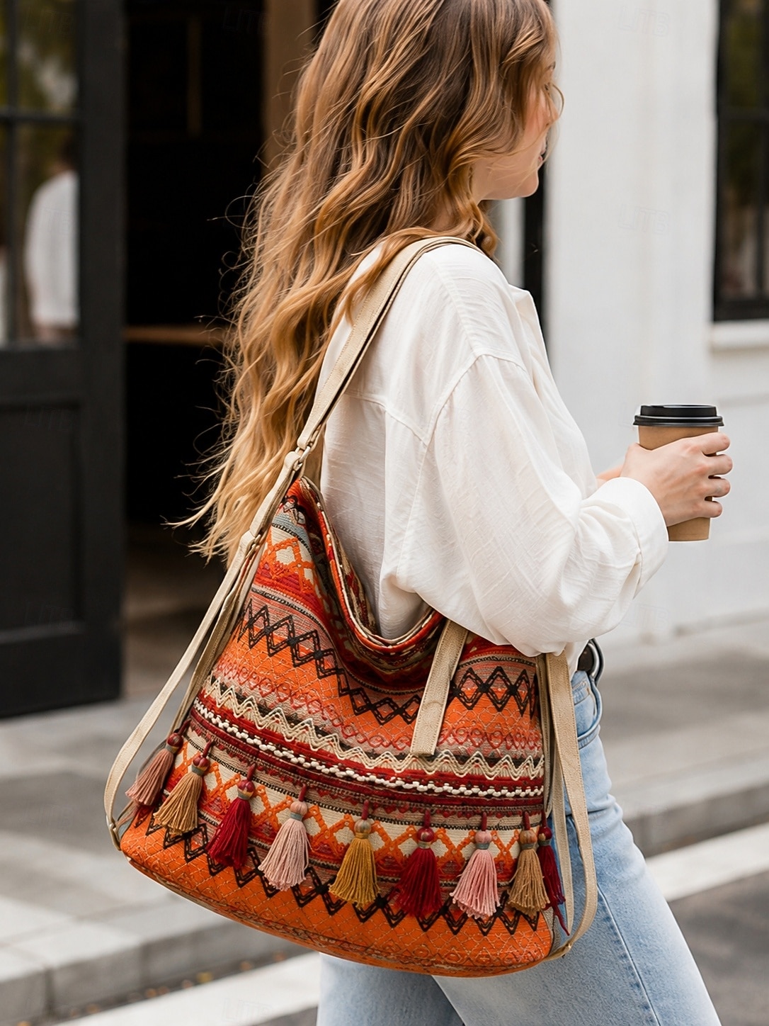 Womens Boho Sac à épaule brodé avec des pompons Sac hobo ethnique pour festivals voyages plage de 2026 ? $16.99 –P1