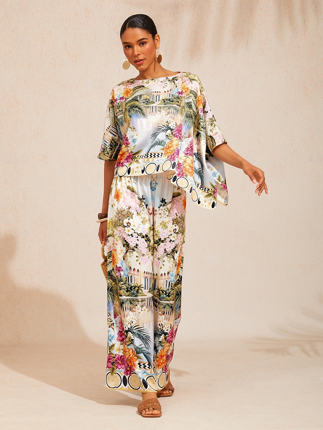 Top dolman z jedwabistej satyny w pastelowe kwiaty i kwiaty 2026 - $67.99 –P1