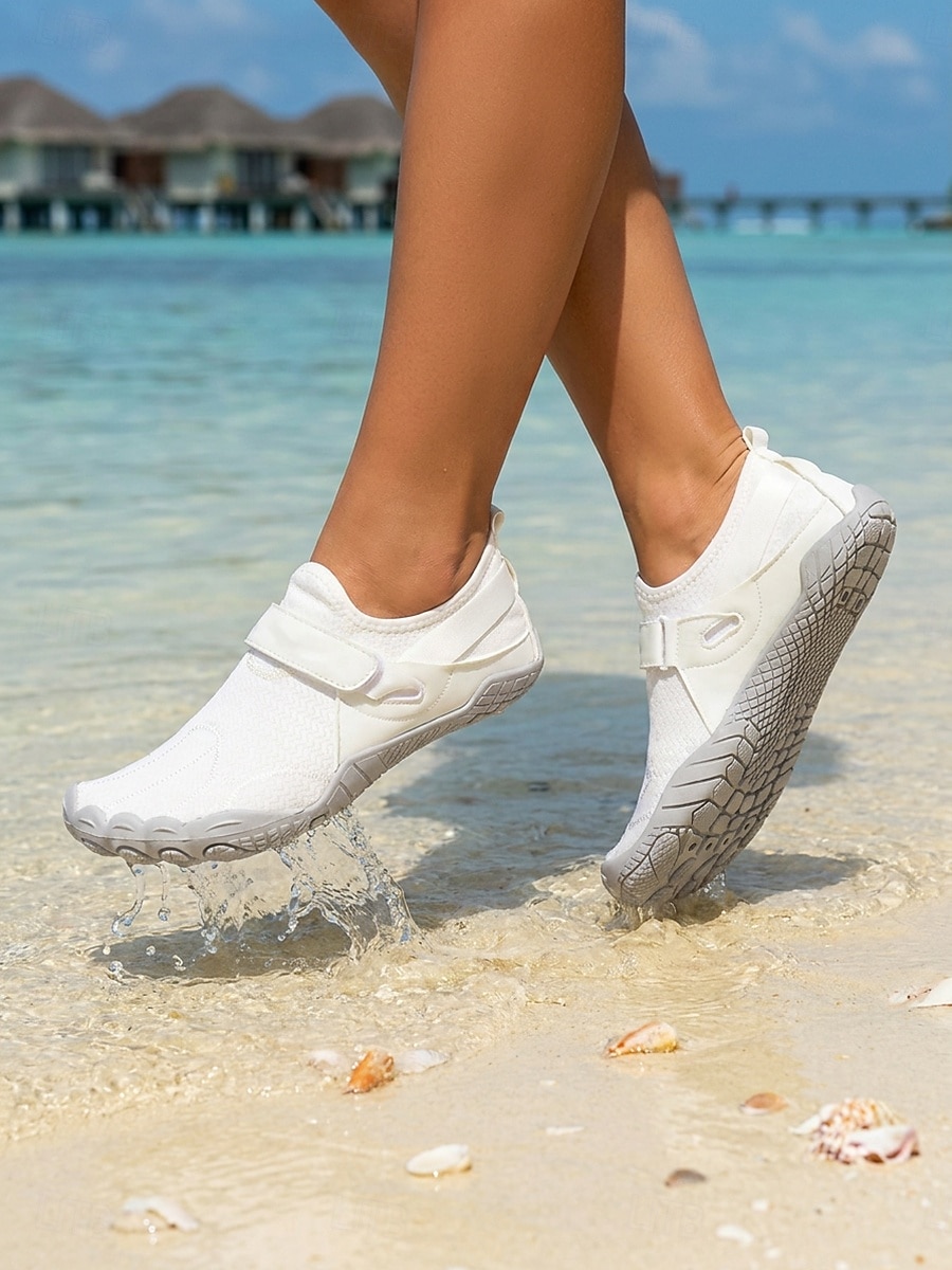 Pantofi de apă albi pentru femei, desculți, cu vârf lat, pantofi sport aqua cu uscare rapidă și talpă antiderapantă, pentru plimbări pe plajă, înot, caiac, călătorii și aventuri în aer liber 2026 - $29.99 –P4