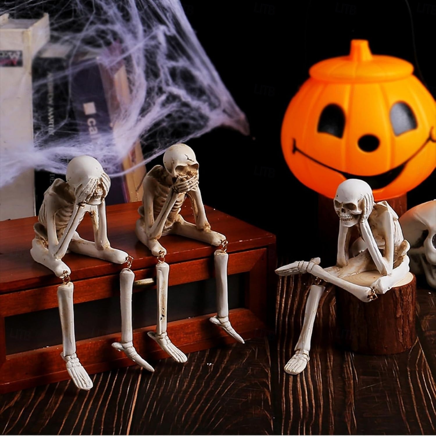 1 stk. halloween-hodeskallestatue, harpiks-skjelett-hyllesittere, sittende figurer hør se snakk ikke ondt til hjemmebokhylle og bordkant, dekorative håndverkspynt for skjelettelskere 2026 - $13.99 –P4