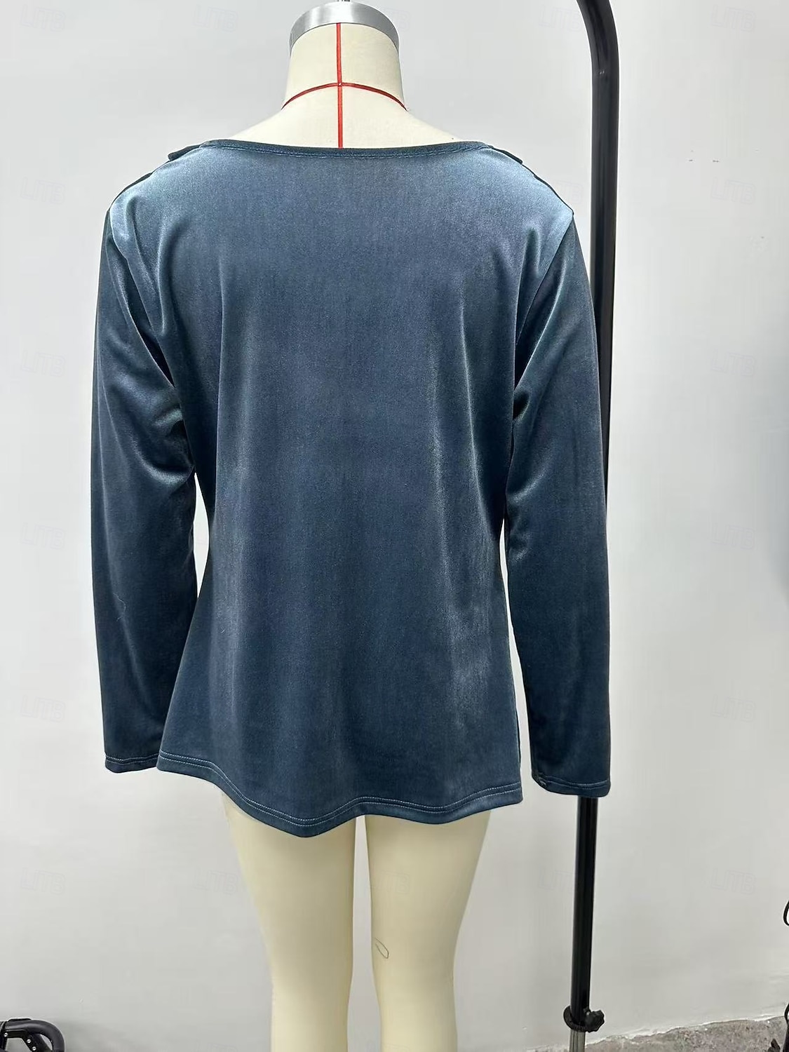 Damesblouse van fluweel met colkraag en lange mouwen, elegante raglanmouwen, zachte velours, casual, chique tuniek. 2026 - $24.99 –P13