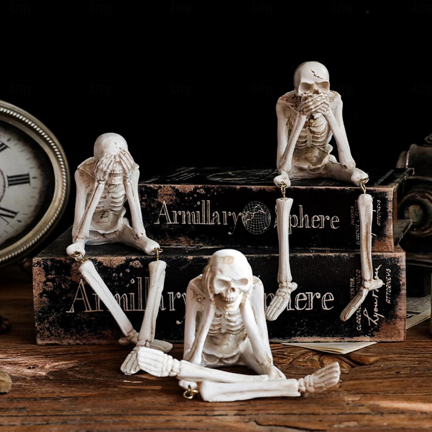 1 stk. halloween-hodeskallestatue, harpiks-skjelett-hyllesittere, sittende figurer hør se snakk ikke ondt til hjemmebokhylle og bordkant, dekorative håndverkspynt for skjelettelskere 2026 - $13.99 –P5