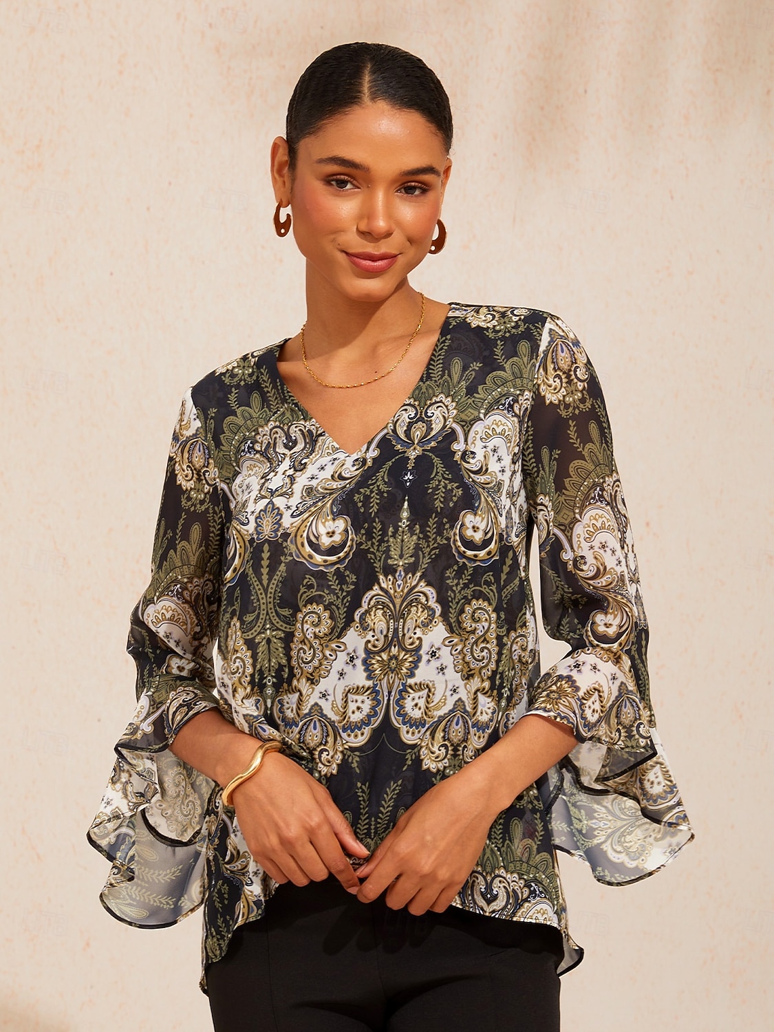 Top in chiffon svolazzante con stampa floreale mandala verde. del 2026 a $74.99 –P1