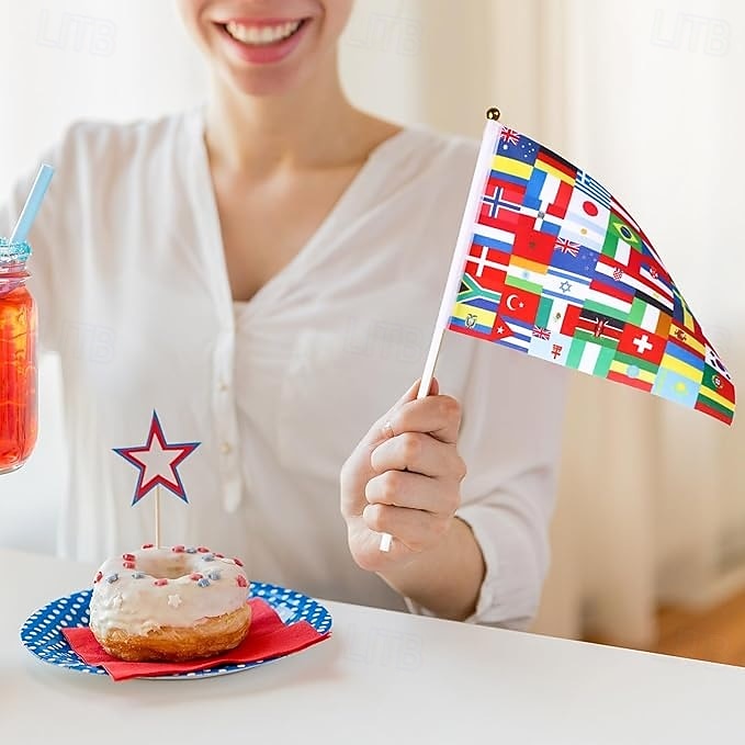 Conjunto de 30 bandeirinhas internacionais de futebol para decoração da Copa do Mundo, pequenas e portáteis, ideais para lembrancinhas de festas internacionais, eventos esportivos ao redor do mundo, de 2026 por $19.99 –P4