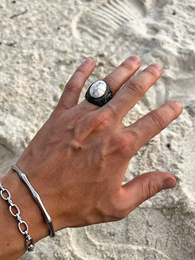 Anello da uomo vintage con pietra occhio di tigre, fascia in lega nera incisa, anello di tendenza in stile etnico bohémien, gioiello maschile per i viaggi estivi, casual &abbigliamento da festival del 2026 a $7.99 –P2