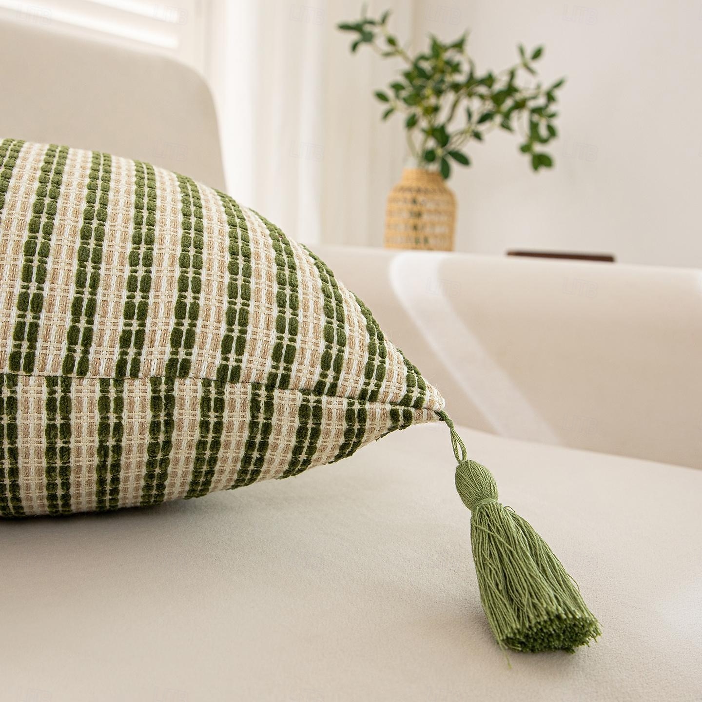 Waldgrüne, gestreifte Kissenbezüge mit Quasten, strukturierte, gewebte quadratische Kissenbezüge im Landhausstil, rustikale, dekorative Boho-Kissenbezüge für Sofa und Couch &Bett (Set aus 2 / 4) 2026 - $36.99 –P12